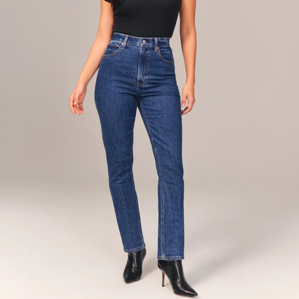 Abercrombie & Fitch Curve Love Ultra High Rise 90s Slim Straight Jean